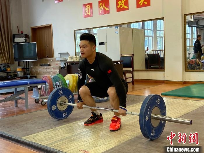 石智勇訓(xùn)練場景?！×植?攝
