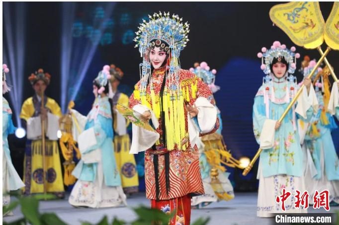 圖為，漢劇《貴妃醉酒》演出現(xiàn)場 武漢文旅局供圖