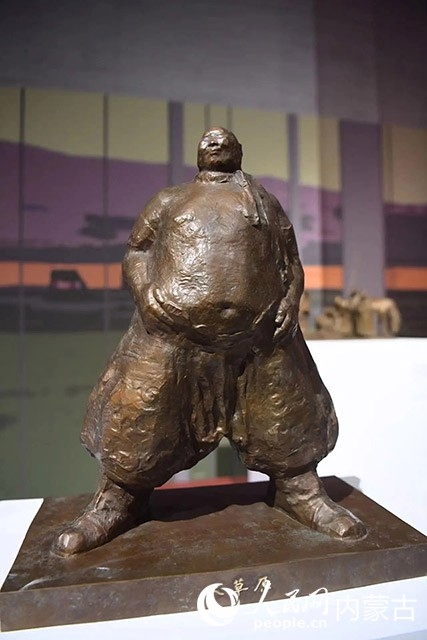 吳為山作品《大草原》。人民網(wǎng)記者富麗娟攝