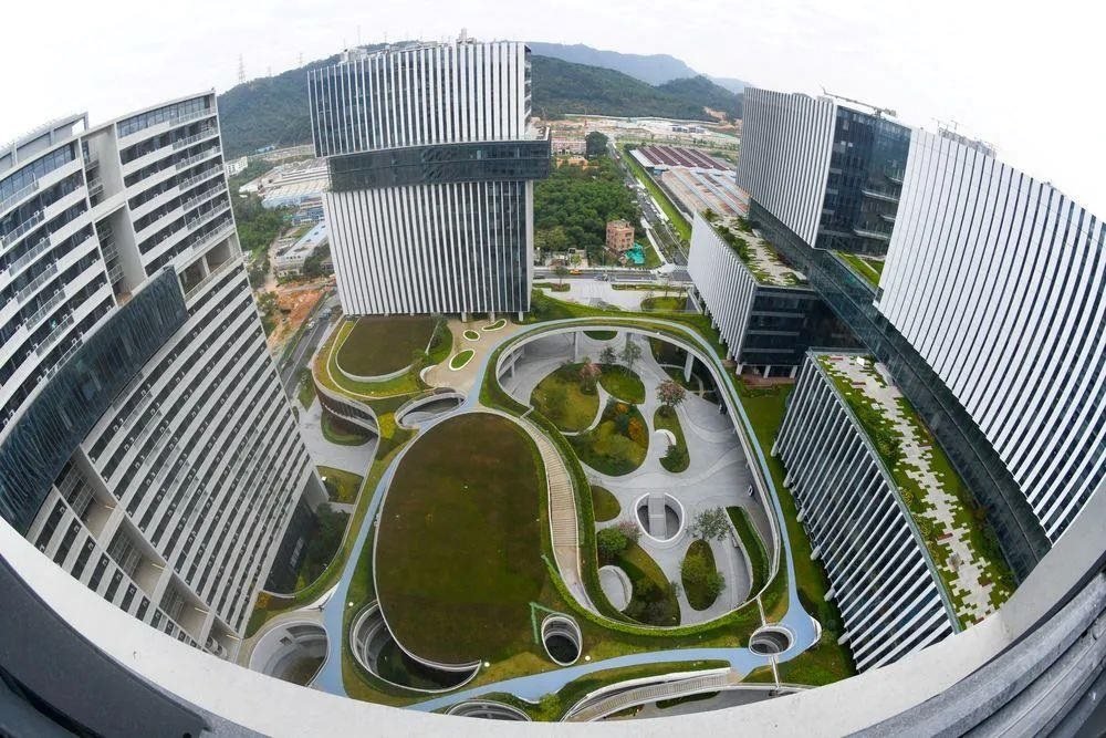 △位于深圳的光明科學(xué)城啟動(dòng)區(qū)。預(yù)計(jì)今年啟動(dòng)區(qū)的合成生物大科學(xué)裝置將部分投入使用。