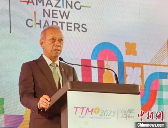 泰國(guó)旅游及體育部部長(zhǎng)皮帕在開幕式上致辭。 趙婧楠 攝