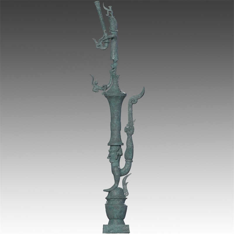 銅罍座倒立鳥足頂尊神像。四川省文物考古研究院供圖