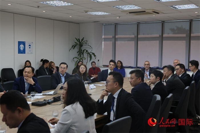 與會代表參與座談交流。（人民網(wǎng)記者 時元皓攝）