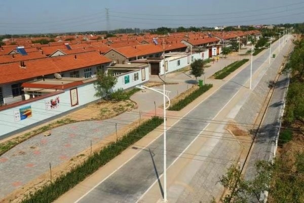 后仙莊村整治后道路整潔，住房整齊劃一