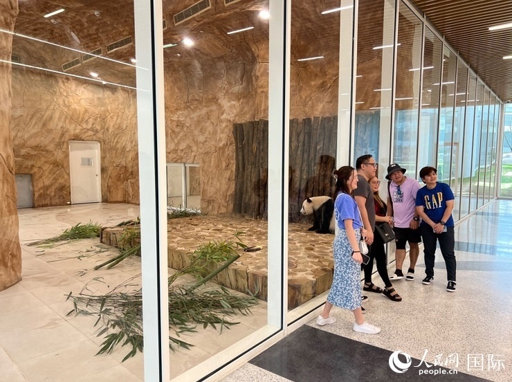 當(dāng)?shù)赜慰团c“四?！焙嫌啊Ｈ嗣窬W(wǎng)記者 張志文攝