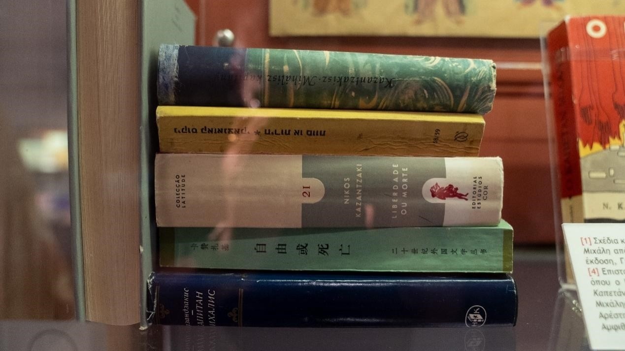 《自由或死亡》是卡贊扎基斯第一部被翻譯成中文的作品，希臘名為《米卡尼船長(zhǎng)》，“米卡尼”正是他父親的名字。人民網(wǎng)記者 葛泰佚攝