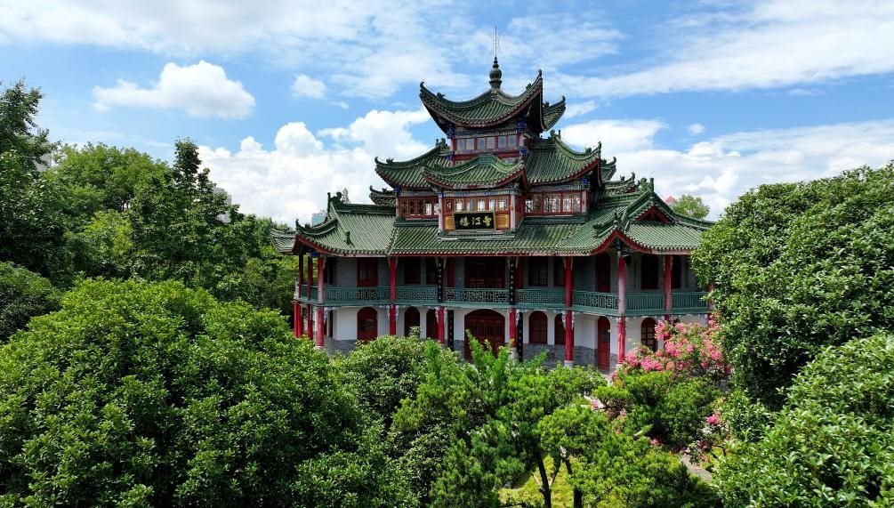 近日拍攝的陜西省漢中市博物館望江樓。新華社記者 劉瀟 攝