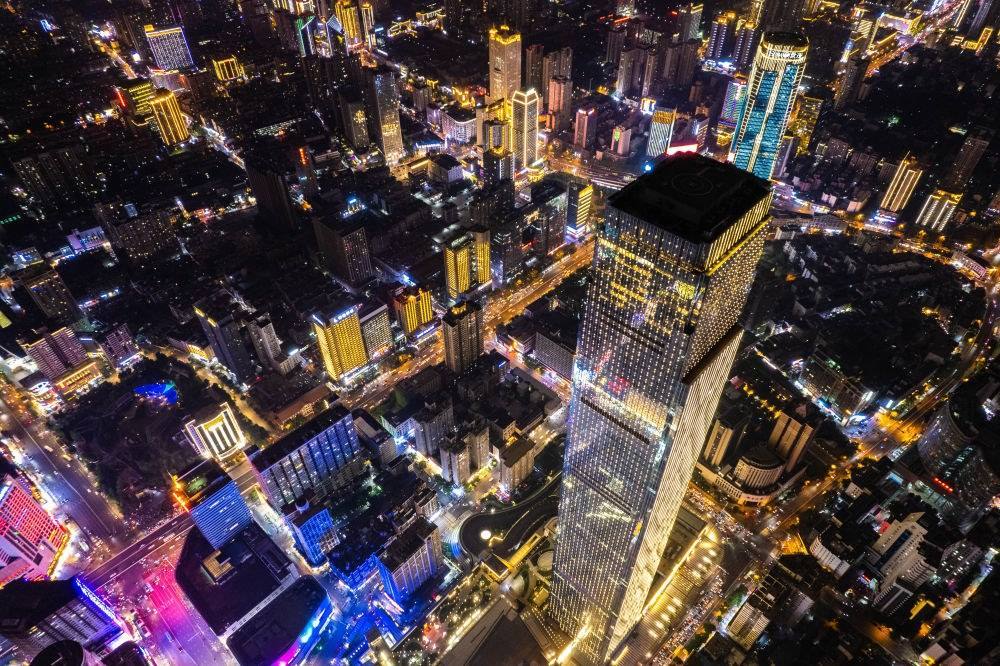 這是6月7日夜間拍攝的長沙城區(qū)景色（無人機照片）。新華社記者 陳思汗 攝