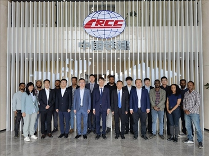 中國土木福州設(shè)計院埃塞分院團(tuán)隊合影。受訪對象供圖