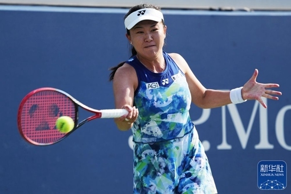 朱琳在比賽中回球。新華社記者 劉杰 攝