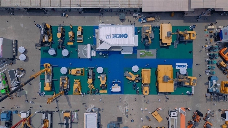 徐工集團3000㎡的展區(qū)。 石偉攝影