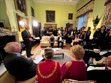 藝術(shù)節(jié)舉辦的人文交流活動。主辦方供圖