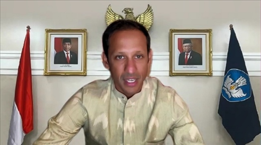 印尼教育、文化、研究和技術(shù)部部長(zhǎng)納迪姆·馬卡里姆發(fā)表視頻致辭（清華大學(xué)東南亞中心供圖）