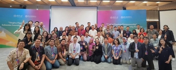 學(xué)員合影。清華大學(xué)東南亞中心供圖