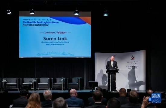 9月21日，在德國杜伊斯堡，杜伊斯堡市市長澤倫·林克出席2023新絲路物流論壇并致辭。新華社記者 張帆 攝