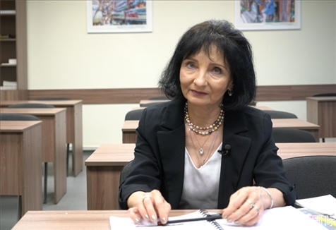 阿拉在白大孔院接受記者采訪(fǎng)。人民網(wǎng)記者 皇甫萬(wàn)里攝