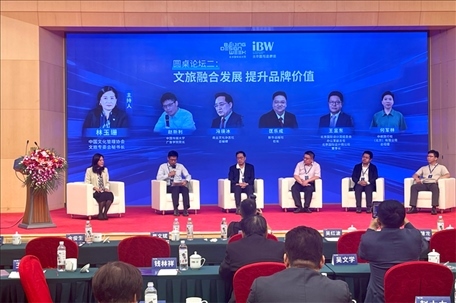 圓桌論壇現(xiàn)場(chǎng)。人民網(wǎng)記者 劉微攝