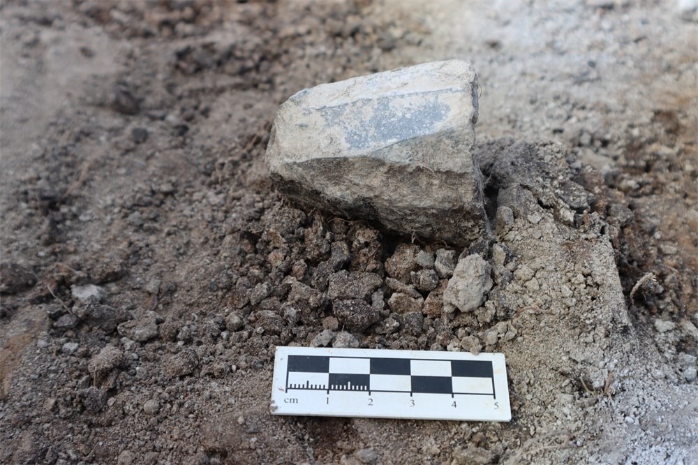 石葉石核出土場(chǎng)景。國(guó)家文物局供圖