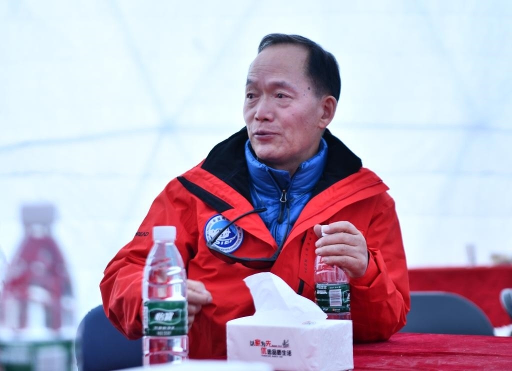 中國科學院院士、第二次青藏科考隊隊長姚檀棟在卓奧友峰登山大本營（9月29日攝）。新華社記者晉美多吉 攝