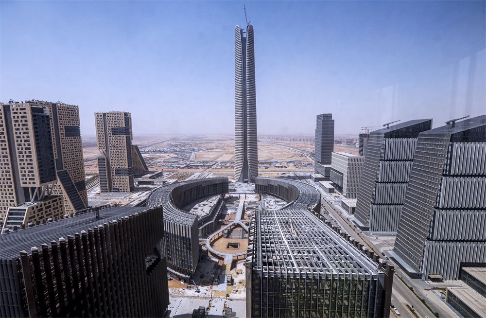 這是在埃及開羅以東拍攝的建設(shè)中的新行政首都中央商務(wù)區(qū)（9月11日攝）。新華社發(fā)（艾哈邁德·戈馬攝）