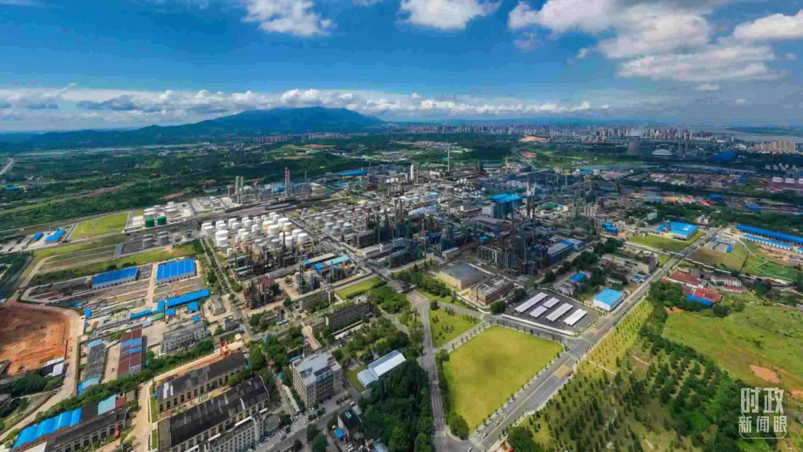 △中國(guó)石化九江分公司。（總臺(tái)記者劉陽(yáng)拍攝）