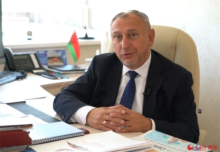 中白工業(yè)園管委會主任亞歷山大·亞羅申科接受人民網(wǎng)記者采訪。人民網(wǎng) 皇甫萬里攝