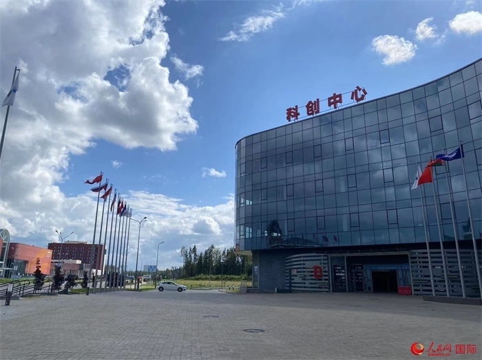 中白科技成果產(chǎn)業(yè)化創(chuàng)新中心大樓。人民網(wǎng)記者 王震攝