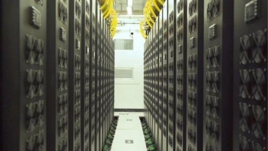 貴安超算中心內(nèi)的機(jī)房。人民網(wǎng) 陽(yáng)茜攝