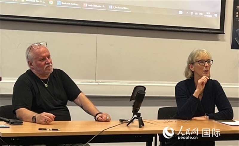 翻譯家韓斌、普華杰與師生交流 攝影 實(shí)習(xí)生王雪珊