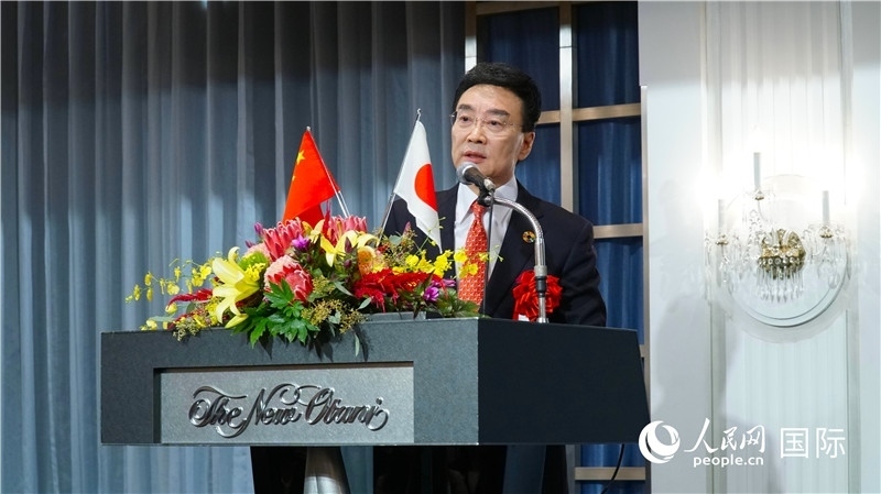 在日中國企業(yè)協(xié)會(huì)會(huì)長(zhǎng)王家馴致祝酒詞。人民網(wǎng) 蔣曉辰攝