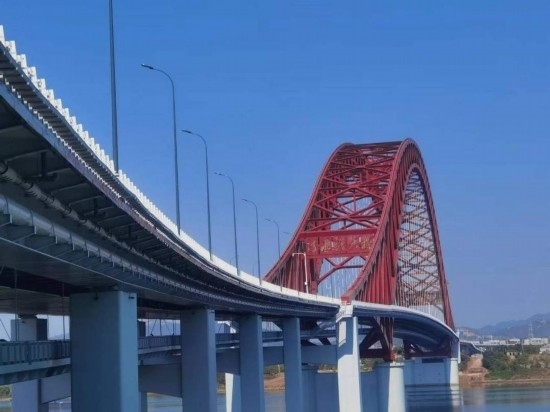 清水塘大橋側(cè)面。本報(bào)記者 常雯宜攝