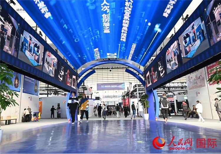 11月7日上午，2023年世界互聯(lián)網(wǎng)大會“互聯(lián)網(wǎng)之光”博覽會在浙江烏鎮(zhèn)開幕。人民網(wǎng)記者 葉賓得攝