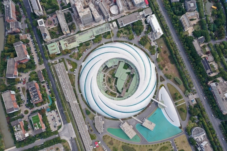 位于上海張江科學(xué)城的國家大科學(xué)裝置上海光源（2020年10月26日攝，無人機(jī)照片）。