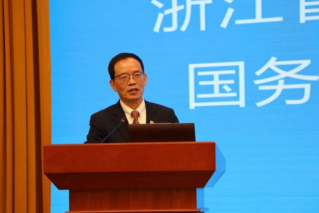 浙江省區(qū)域國別與國際傳播研究智庫聯(lián)盟首席專家、浙江師范大學(xué)非洲區(qū)域國別學(xué)學(xué)部學(xué)術(shù)委員會(huì)常務(wù)副主任劉鴻武致辭。主辦方供圖