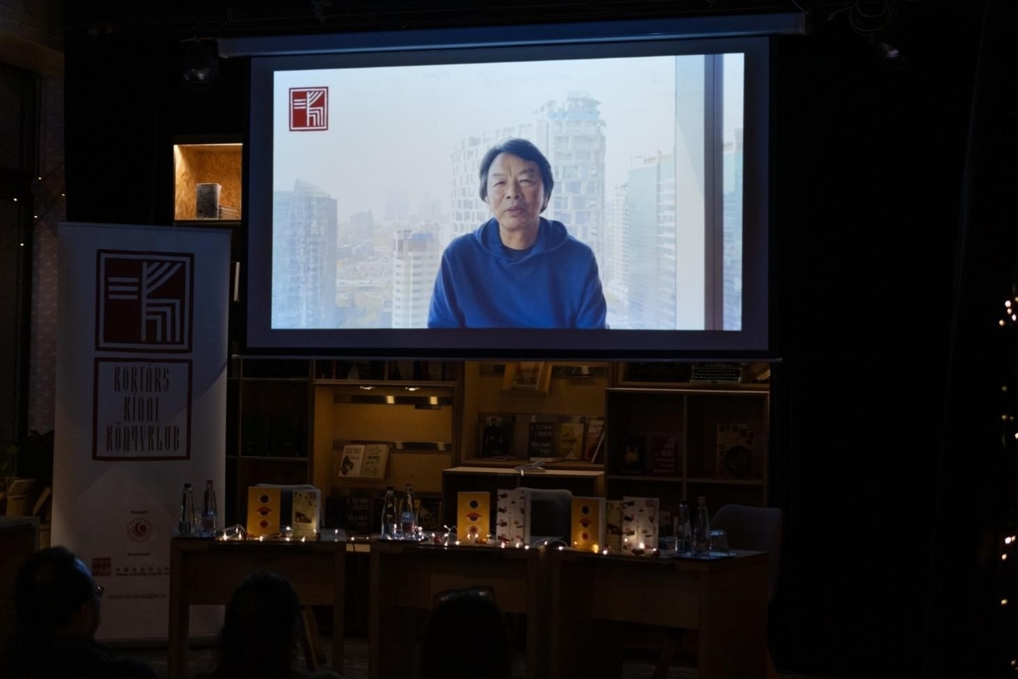 劉震云通過(guò)視頻介紹小說(shuō)。摩爾多瓦尼·巴爾納巴斯攝