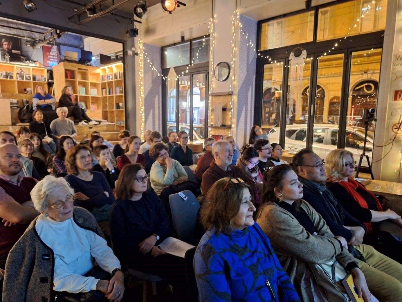 活動(dòng)吸引了40余位當(dāng)?shù)厥忻駞⑴c。摩爾多瓦尼·巴爾納巴斯攝