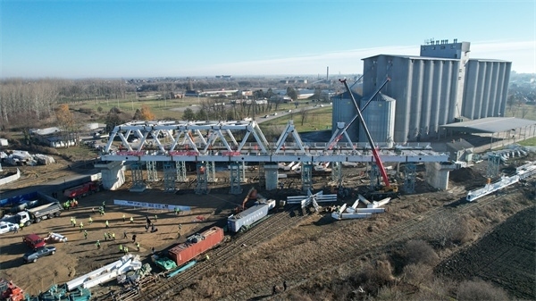 維爾巴斯特大橋鳥瞰。 匈塞鐵路中方聯(lián)營體供圖