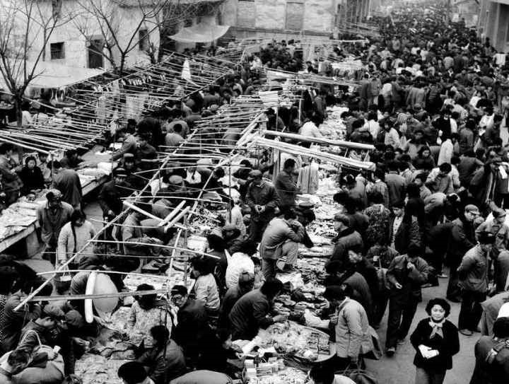 1982年，義烏湖清門馬路市場場景。拍友 金福根 攝