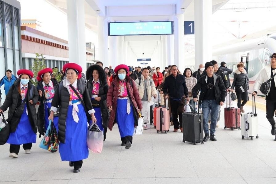 麗香鐵路開通滿月，累計發(fā)送旅客超18萬人次。受訪方供圖