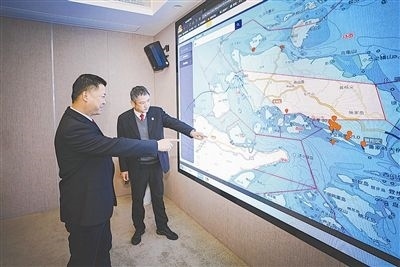 圖③：法官為涉案船舶尋找安全的錨泊地點(diǎn)。