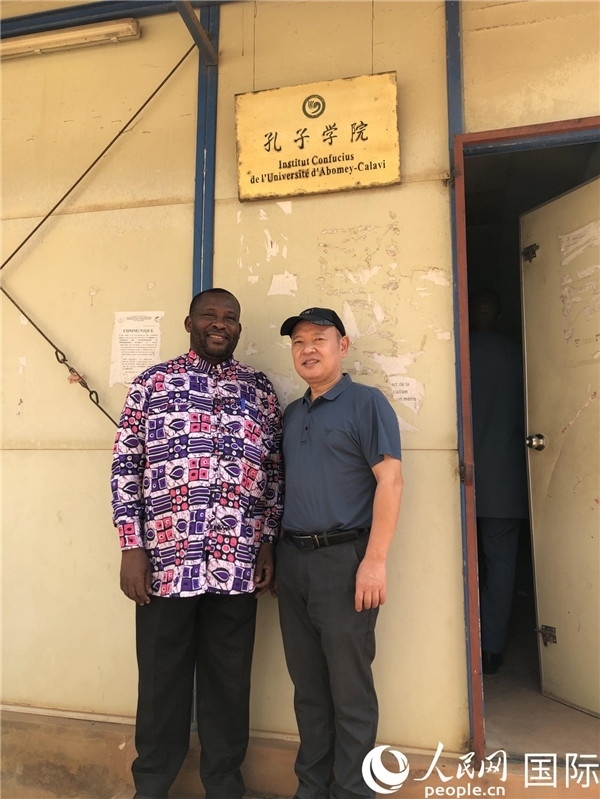 中方院長趙華修和貝方院長于連合影。人民網(wǎng)記者 黃培昭攝