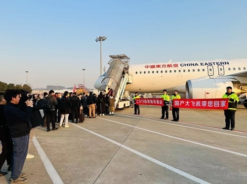 2024春運第一天，東航4架C919大飛機全部投入商業(yè)運營。東航供圖