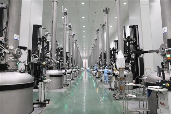 曲靖經開區(qū)晶澳太陽能生產車間場景。 葉倬瑋攝