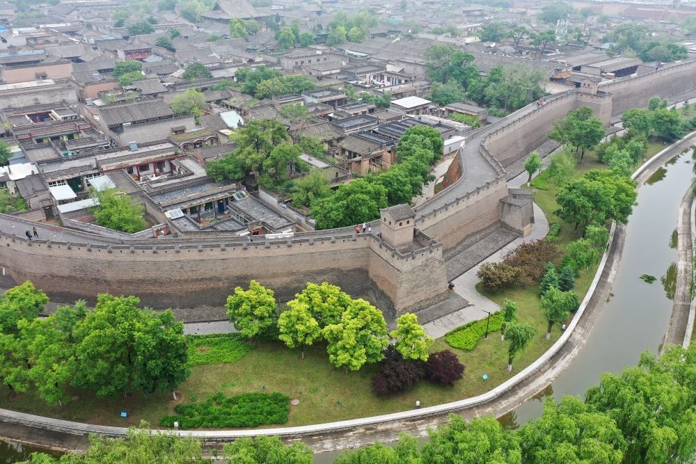 平遙古城一角（2023年5月30日攝，無人機(jī)照片）。新華社記者 詹彥 攝