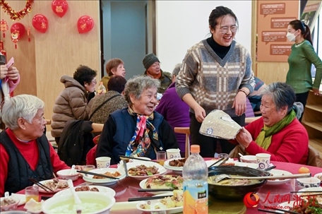 活動(dòng)準(zhǔn)備了抽獎(jiǎng)環(huán)節(jié)。人民網(wǎng)記者 葉賓得攝