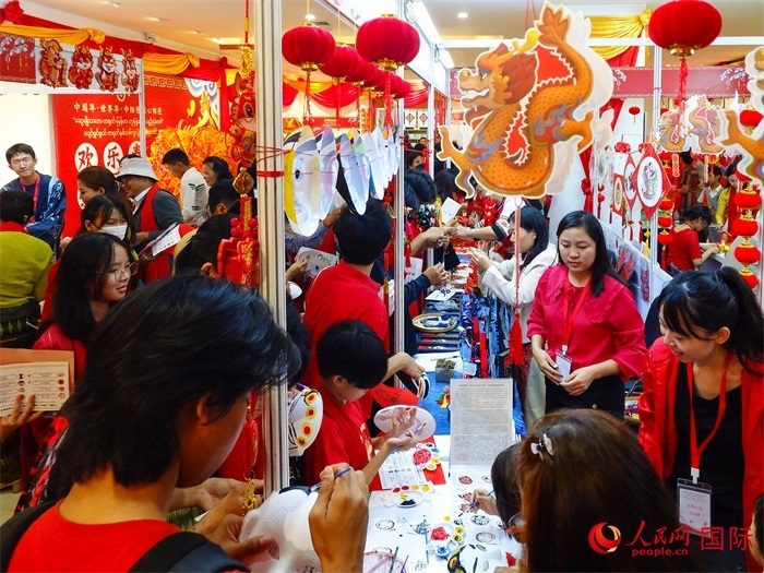 活動現(xiàn)場氣氛熱烈。人民網記者 謝佳君攝