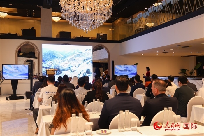 2日，“你好！中國”——2024中國北方冰雪旅游海外推廣季阿聯(lián)酋專場活動在阿聯(lián)酋迪拜舉行。人民網(wǎng)記者任皓宇攝