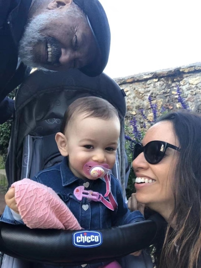 丹尼爾和家人在北京。圖片由受訪者提供