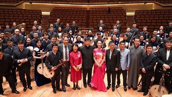 “”天地永樂·中國節(jié)“”音樂會演出人員合影。中國駐德國大使館供圖
