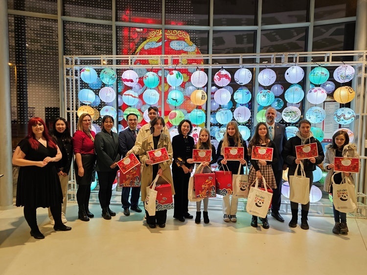 獲獎學(xué)生合影。翟朝暉攝